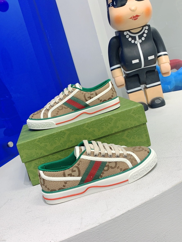 グッチ靴素材ディテール
